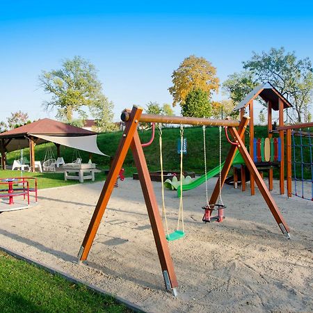 Arenda Apartamenty&Domki Caloroczne Sierakow  Exterior foto